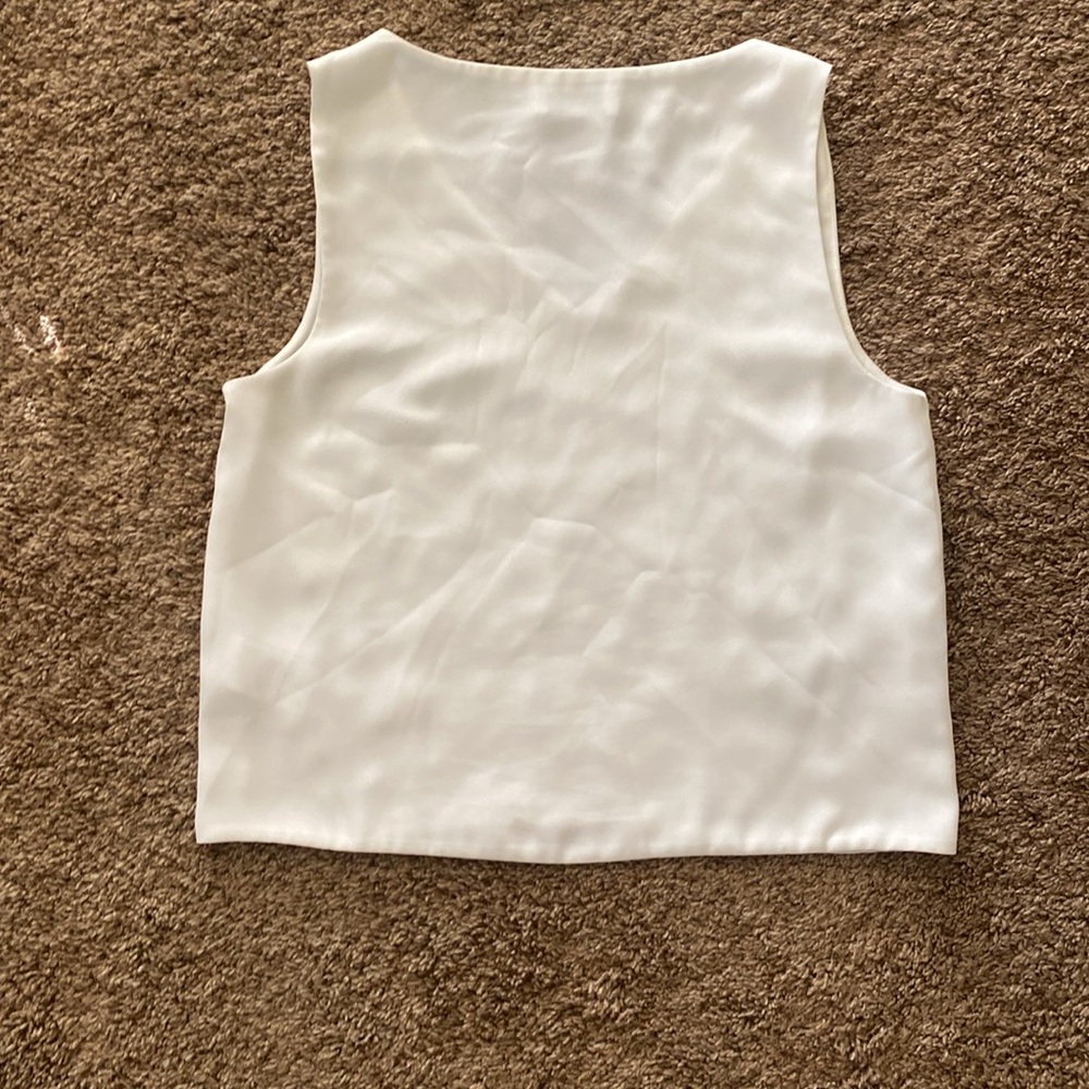 Babaton | White Sleeveless Casual Tank Top - Picture 5 of 7